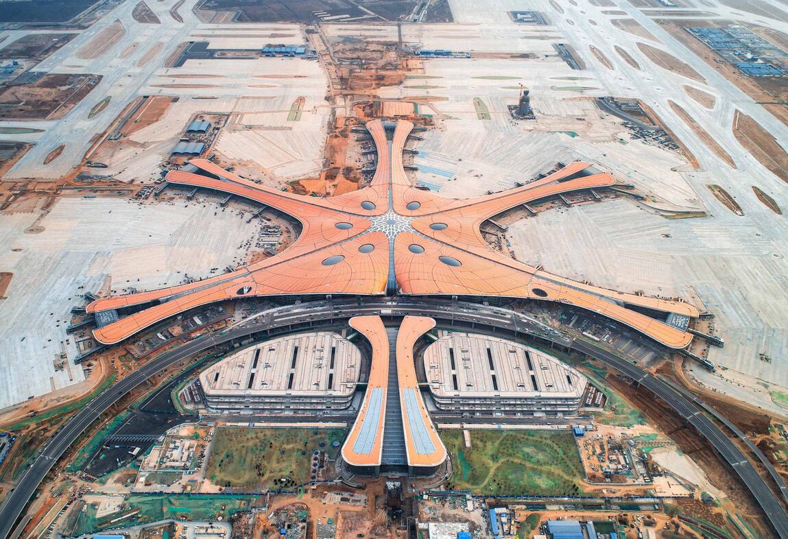 北京大興機(jī)場(chǎng)屋面、天溝融雪(圖1)