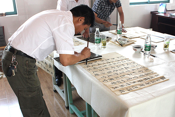 中國(guó)人民大學(xué)、北京師范大學(xué)王學(xué)嶺書法工作室在安邦集團(tuán)面授會(huì)(圖3)