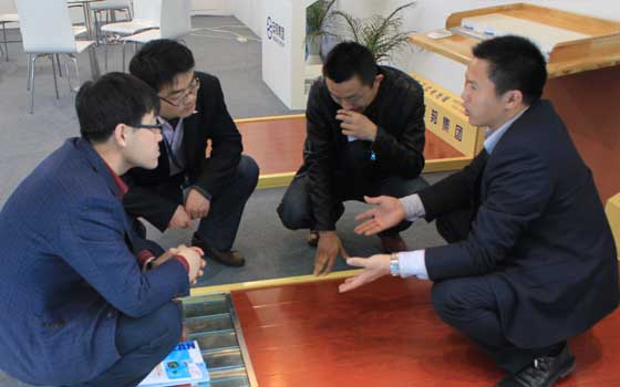 安邦集團參加中國（北京）國際供熱通風空調(diào)、衛(wèi)生潔具及城建設備與技術(shù)展會現(xiàn)場(圖8)